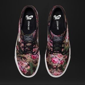 Best 25+ Deals for Nike Stefan Janoski Sneakers | Poshmark